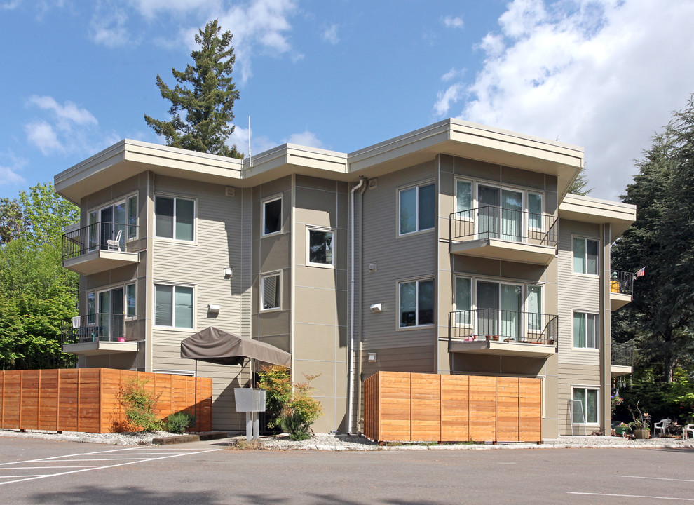 Holly Creek Apartments in Des Moines, WA - Building Photo