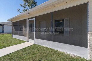 210 Ichabod Ave in Lehigh Acres, FL - Building Photo