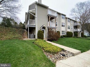 745 Sparrow Ln in Langhorne, PA - Building Photo - Building Photo