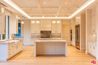 9929 Anthony Pl in Beverly Hills, CA - Building Photo - Building Photo