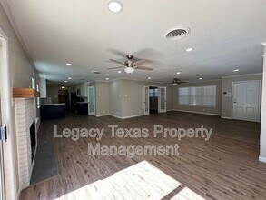 3613 Wedghill Way in Fort Worth, TX - Building Photo - Building Photo