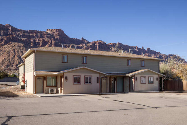 2589 Cactus Rd in Moab, UT - Building Photo - Building Photo