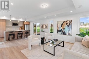 15 Acorn Ave in Toronto, ON - Building Photo