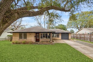 510 S Belknap St in Sugar Land, TX - Building Photo