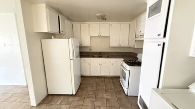 1316 E California Ave in Bakersfield, CA - Building Photo - Building Photo