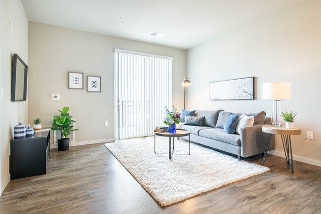 Sugar Creek Commons in Verona, WI - Foto de edificio - Interior Photo