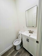 860 W 47th St in Los Angeles, CA - Building Photo - Building Photo