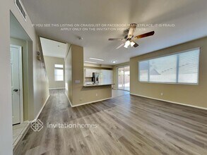 6752 W Linda Ln, Unit 308 in Chandler, AZ - Building Photo - Building Photo