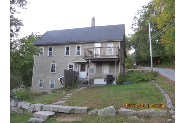 53 Old Hillsboro Rd in Henniker, NH - Building Photo