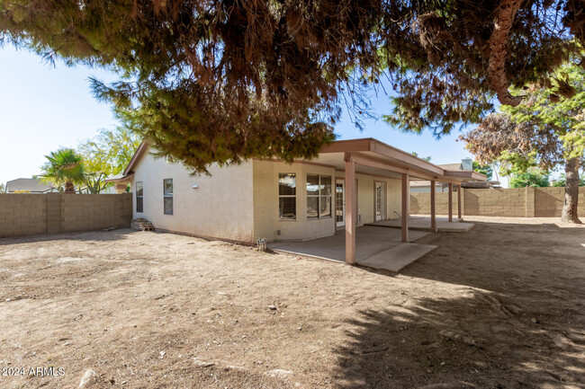 6078 W Maui Ln in Glendale, AZ - Building Photo - Building Photo