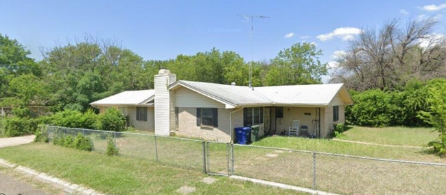 property at 1001 W Lincoln Ave