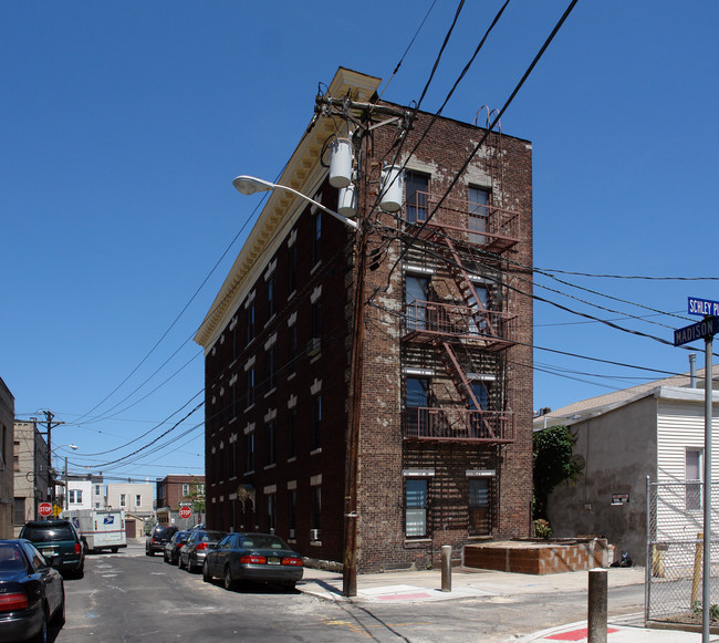 5512 Madison St in West New York, NJ - Building Photo - Building Photo