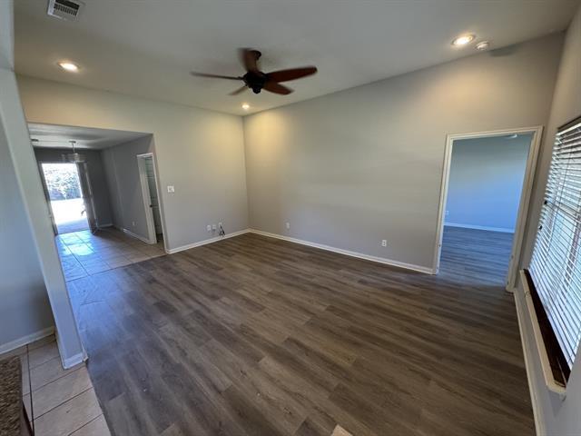 107 Cowpoke Ct in Newark, TX - Building Photo - Building Photo