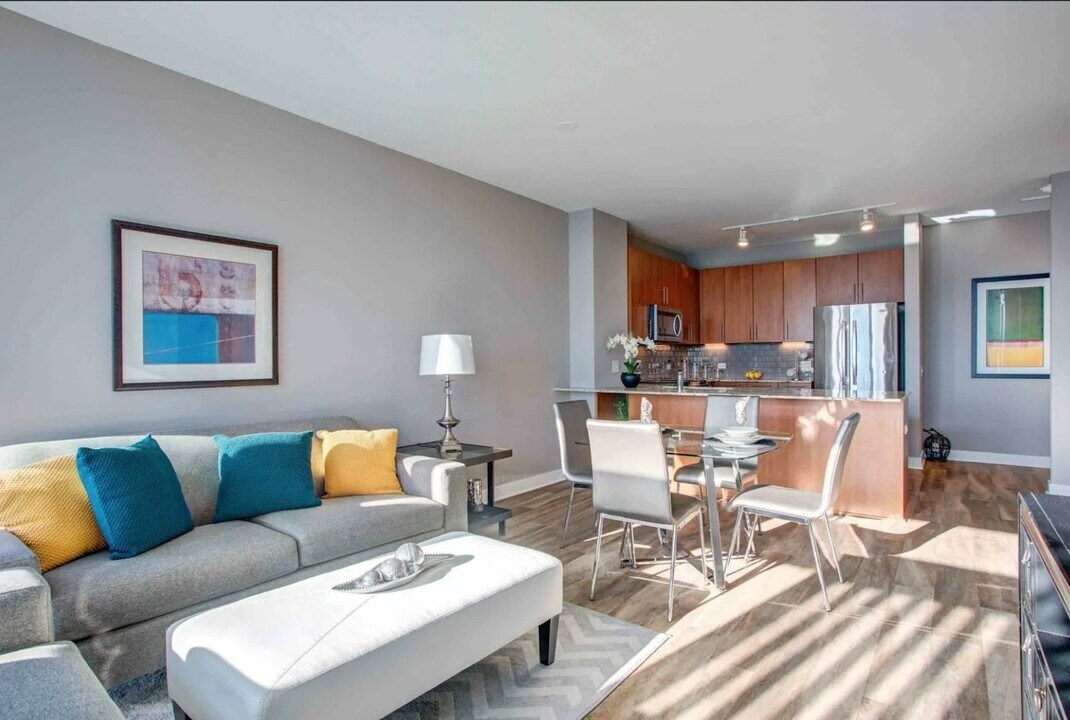 1750 E Ocean Blvd in Long Beach, CA - Building Photo