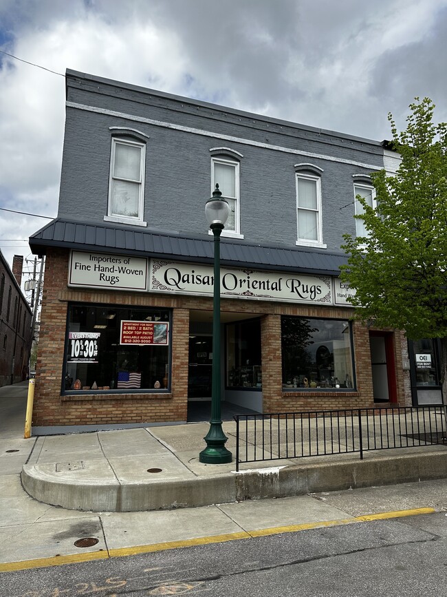 110 W 6th St