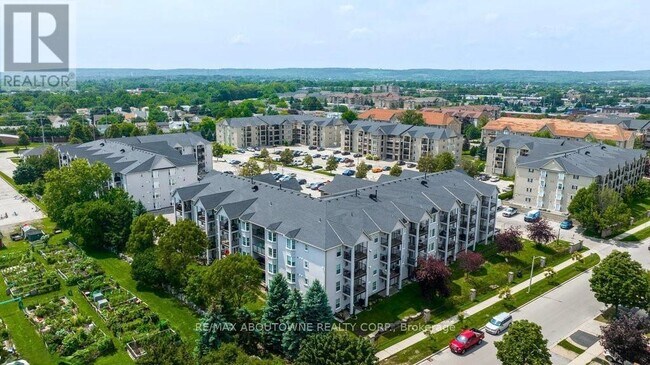 1421 Walkers Line in Burlington, ON - Building Photo - Building Photo