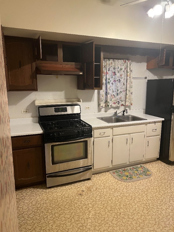 property at 1214 S 13th St