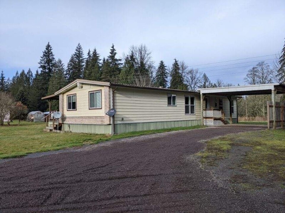 128 Baker Dr in Mossyrock, WA - Building Photo