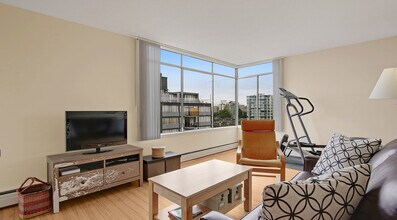 1465 W 12th Ave in Vancouver, BC - Building Photo - Building Photo