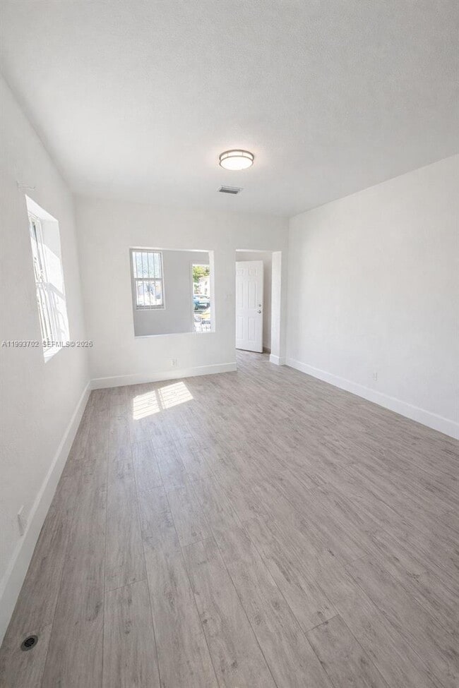 1538 NW 66th St in Miami, FL - Building Photo - Building Photo