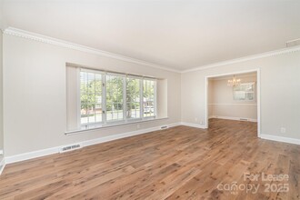 6909 Lancer Dr in Charlotte, NC - Building Photo - Building Photo