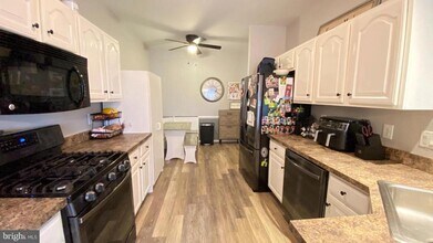 925 Shenkle Dr in Collegeville, PA - Building Photo - Building Photo
