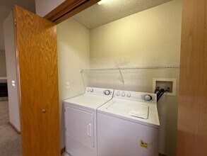 4345 York Pl in Iowa City, IA - Building Photo - Building Photo