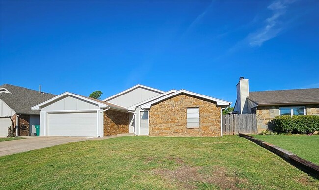 10029 S Fairview Dr in Oklahoma City, OK - Building Photo - Building Photo