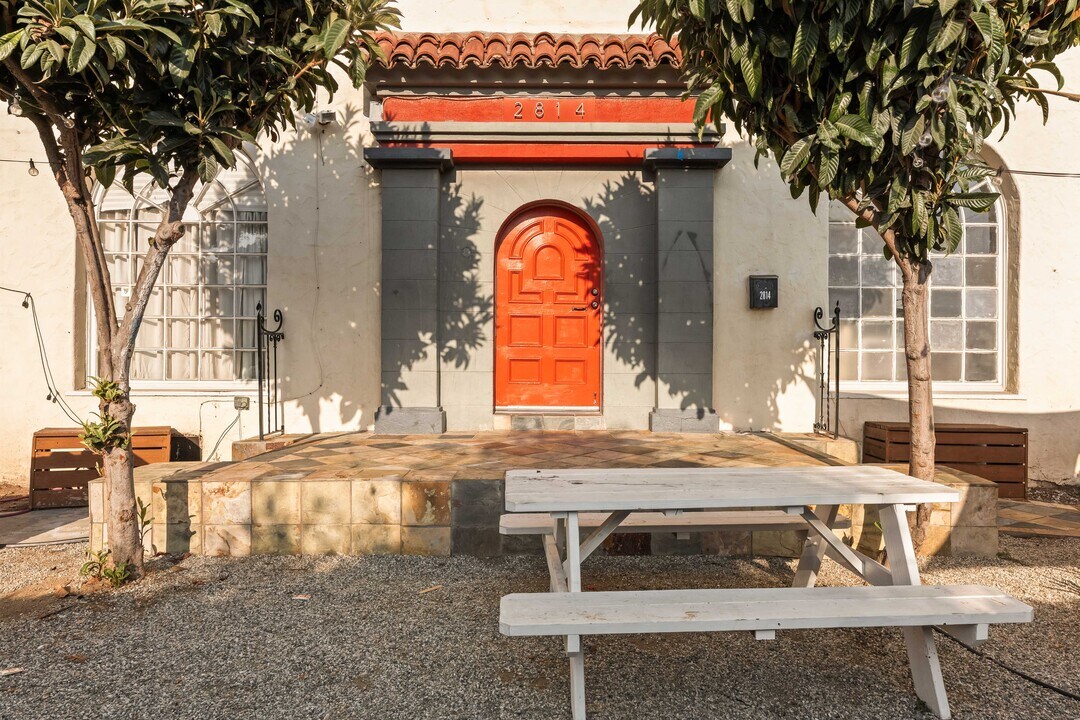 2814 Ellendale Pl in Los Angeles, CA - Building Photo