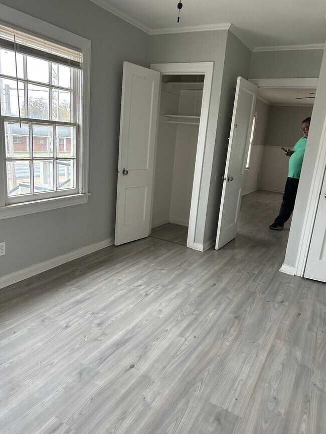 901 Columbia St in Plainview, TX - Building Photo - Building Photo