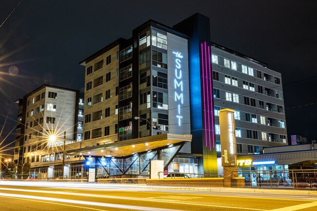 The Summit at Scotts Addition in Richmond, VA - Foto de edificio - Building Photo