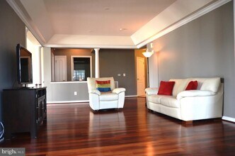 7101 Travertine Dr in Baltimore, MD - Building Photo - Building Photo