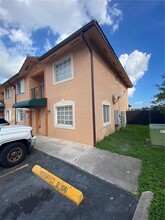 8446 NW 103rd St in Hialeah, FL - Building Photo - Building Photo