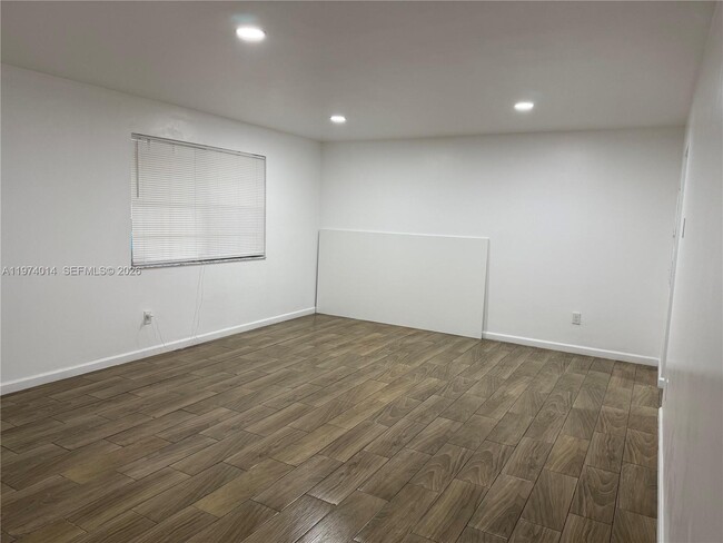 617 NW 3rd Ave in Hallandale Beach, FL - Building Photo - Building Photo