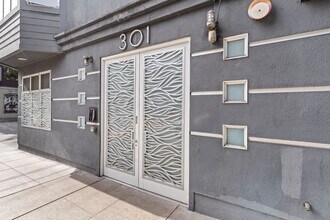 301 Gough St in San Francisco, CA - Building Photo - Building Photo