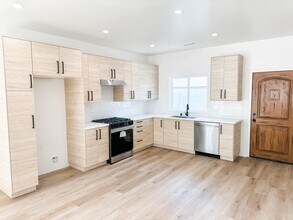 16840 Los Alimos St in Los Angeles, CA - Building Photo - Building Photo