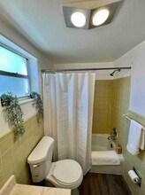 4652 Poinciana St in Lauderdale-by-the-Sea, FL - Building Photo - Building Photo