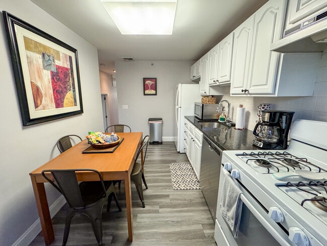 7 Harvard St, Unit 3B