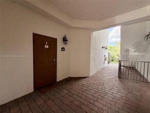 10600 NW 88th St in Doral, FL - Building Photo - Building Photo