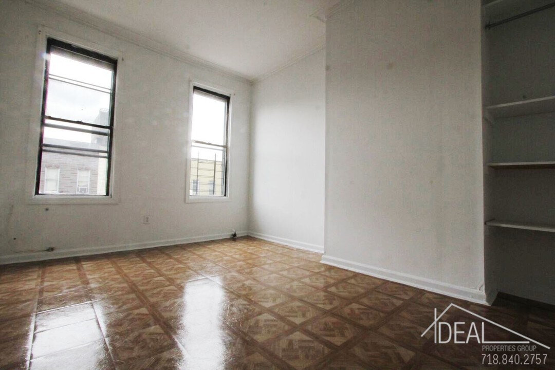 287 Wyckoff Ave-Unit -3L in Brooklyn, NY - Building Photo