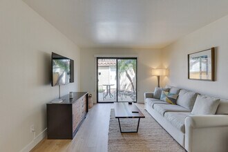 6908 Peachtree Rd in Carlsbad, CA - Building Photo - Building Photo