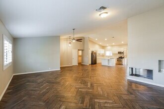 1214 E Greenway Cir in Mesa, AZ - Building Photo - Building Photo