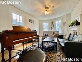 35 Imrie Rd in Boston, MA - Building Photo