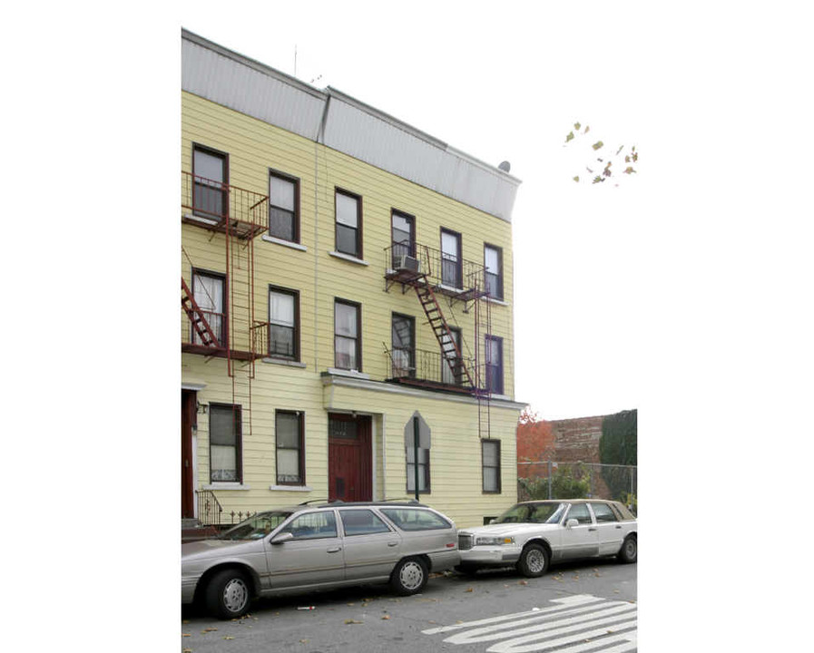 112-114 Walton St in Brooklyn, NY - Building Photo