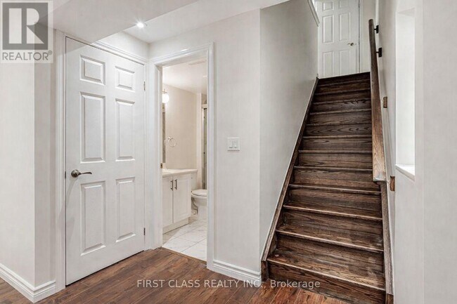 24 Wilfred Murison Ave in Markham, ON - Building Photo - Building Photo