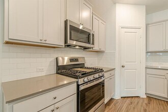 341 Escondido Cir in San Marcos, TX - Building Photo - Building Photo