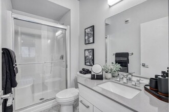 Bella Vista 1 in Winnipeg, MB - Building Photo - Building Photo