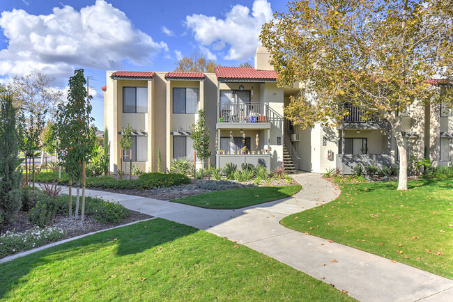 Santee Villas in Santee, CA - Foto de edificio - Building Photo