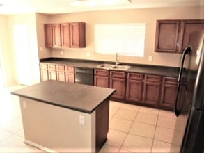 8035 W Mission Ln in Peoria, AZ - Foto de edificio - Building Photo