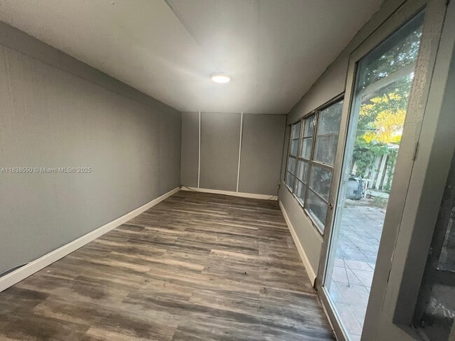 451 NE 136th St in North Miami, FL - Building Photo - Building Photo